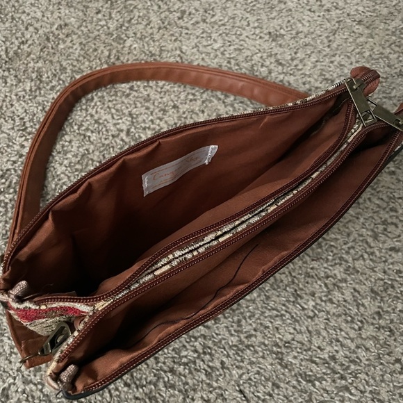 Elegant Brown and Red Patterned Clutch - Picture 3 of 3